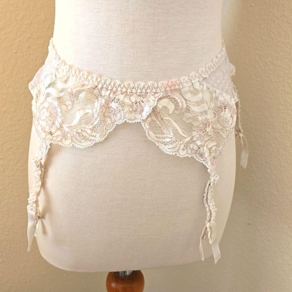 Valentino Intimo Vintage Lacey Garnet Belt Os
